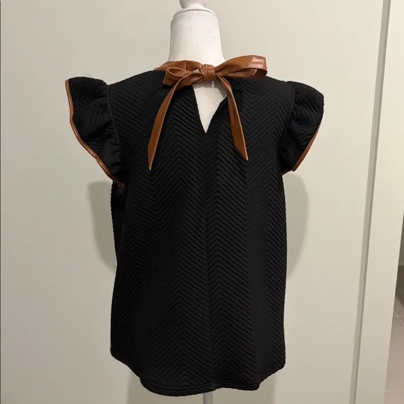 New With Tags Boutique Voy Black Quilted Flutter Sleeve Top Sz M - Picture 6 of 12